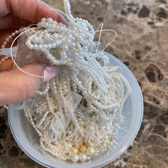 Crafting Pearls Container - Picture 2 of 3
